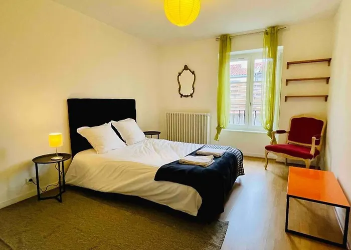 Hypercentre Clermont-fd Terrasse + Parking Apartment